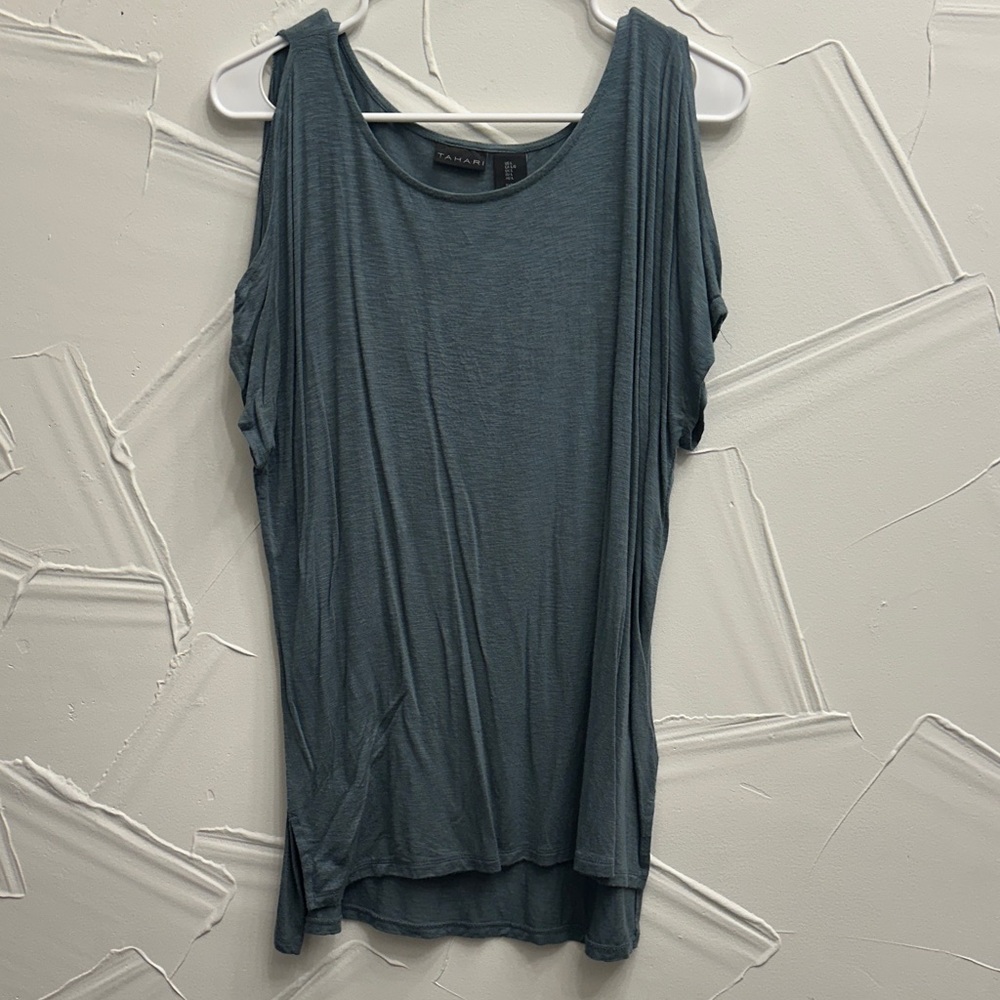 Tahari top